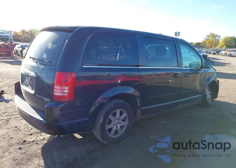2010 Chrysler Town & Country New Lx from USA, damaged, VIN 2A4RR2D19AR456396